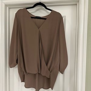 Flowy 3/4 sleeve brown blouse
